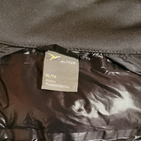 Men's Black Vest. Old Navy Active. Size XL. NWT - Picture 6 of 6